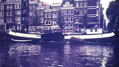 Onbekende woonschip in Amsterdam.