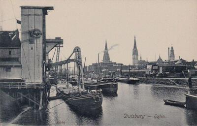 Onbekende sleepvrachtschepen in de Ausenhafen in Duisburg.