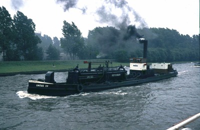 Unitas XV op het Amsterdam-Rijnkanaal.