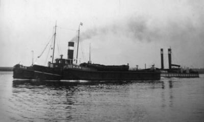 N.H. 30 met de sleepboot N.H. 19 in Antwerpen.