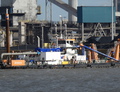 Biesbosch is aan het werk Slibdepot van Tata Steel bij IJmuiden en is met kranen vanuit het open water naar het depot getild. Het opgezogen slib wordt gepompt naar de hopper Vox Amalia die het slib verder transporteer naar Rotterdam. 