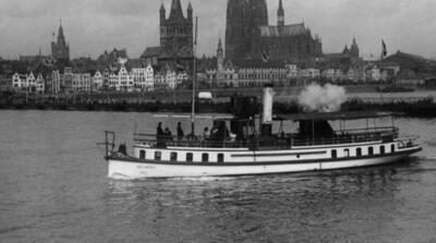 Onbekende passagiersschip in Köln.