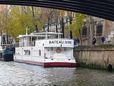 Bateau Ivre in Paris.