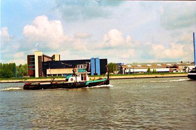Onbekende motorsleepboot in Dordrecht.